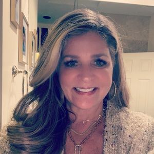 Meet your Posher, Angie